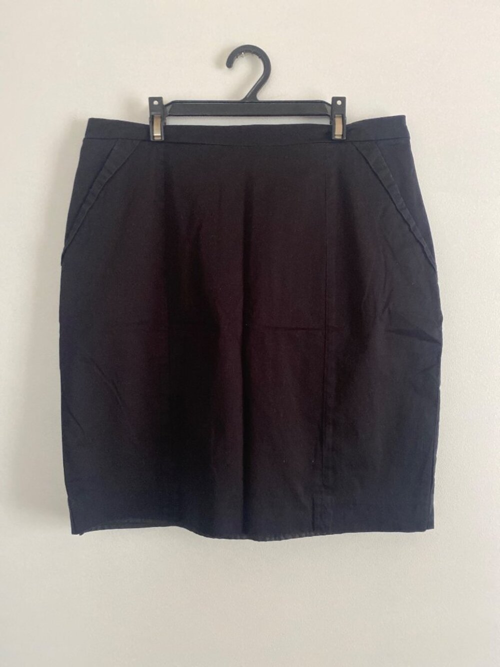 H&M Black Knee-Length Pencil Skirt Women's Size M Office Wear